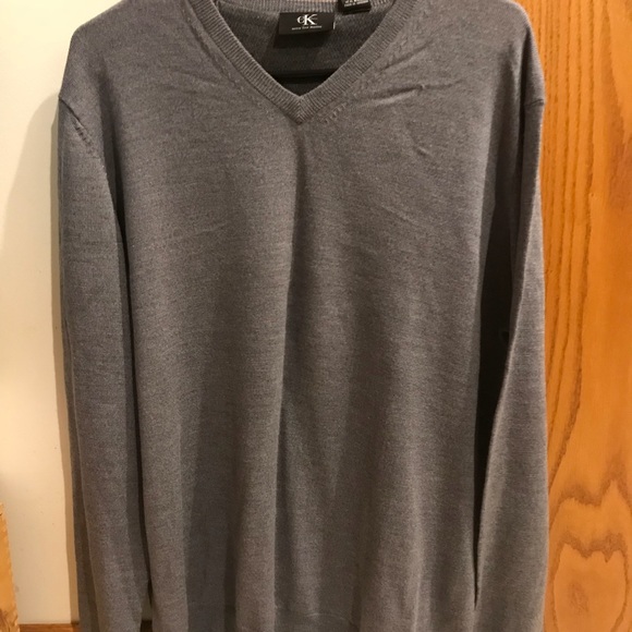 Calvin Klein Extra Fine Merino Wool V-Neck Sweater - Picture 1 of 8